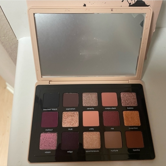 BNIB - NATASHA DENONA MY DREAM PALLETTE - Picture 2 of 11